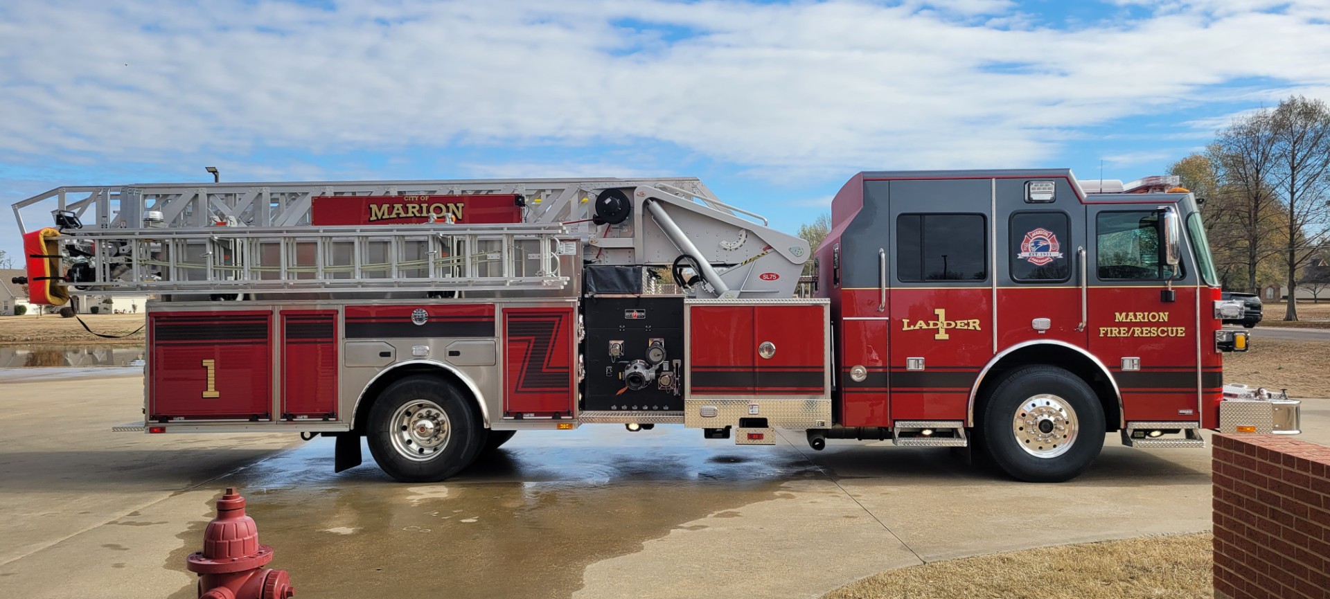 Sutphen apparatus used in Marion, Arkansas, Ladder 1 — photo gallery